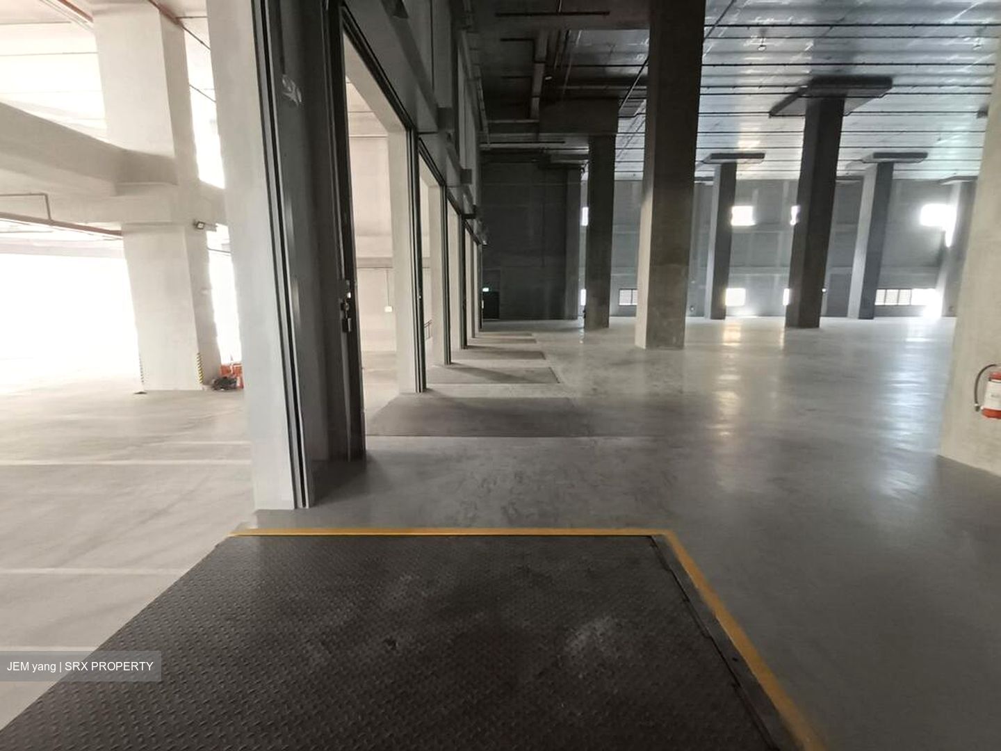 Toh Guan Road East (D22), Factory #576106731